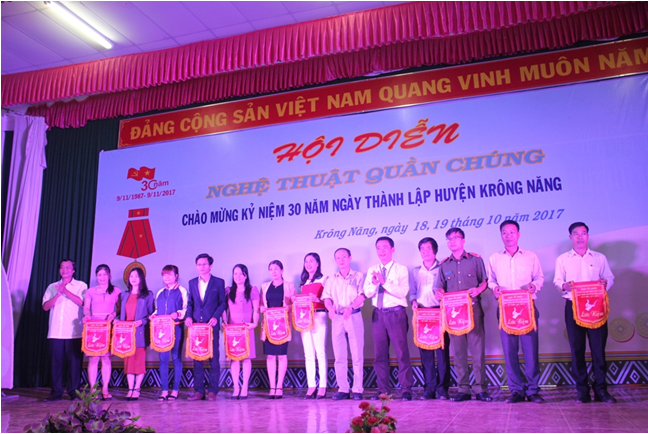 Hội Diễn Nghệ Thuật Quần Chúng Chào Mừng 30 Năm Ngày Thành Lập Huyện.